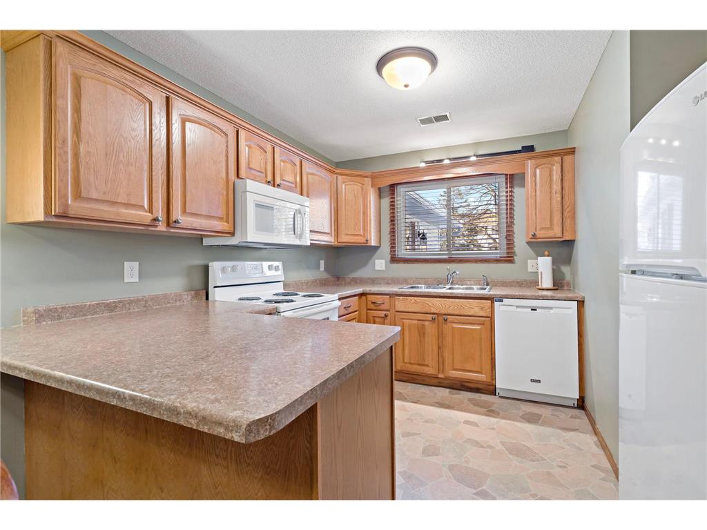 7570 15th Street Lane N Oakdale MN 55128 7042392 image1