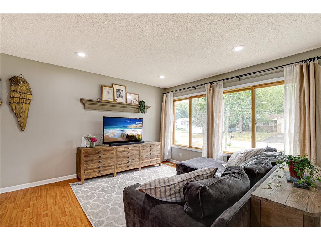 7572 Carillon Plaza W Woodbury MN 55125 7102544 image7
