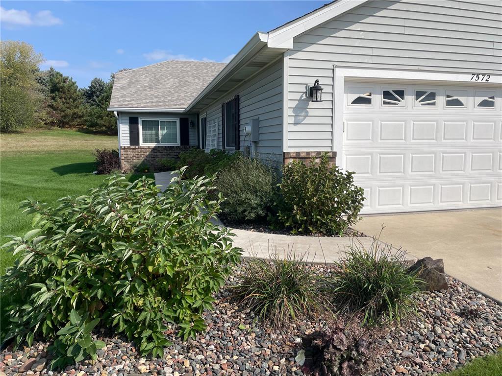 7572 Newbury Road, Woodbury, MN 55125 MLS 6442150 Edina Realty