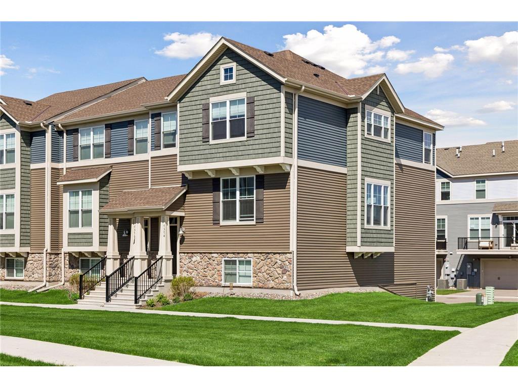 7574 38th Street N Oakdale MN 55128 7061688 image1