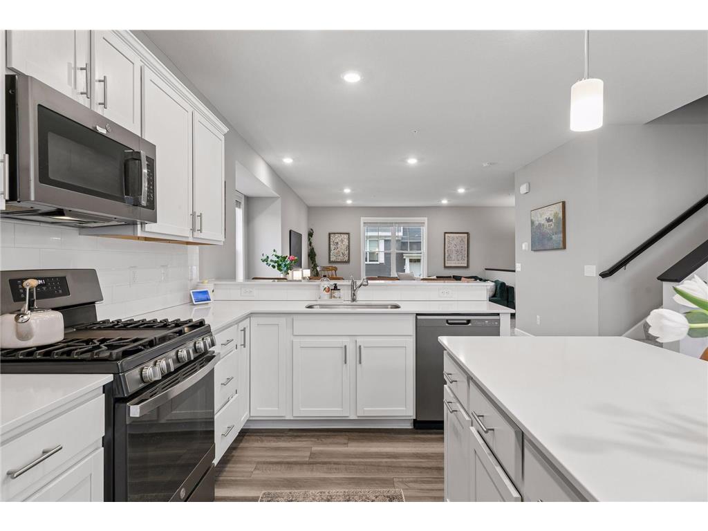 7574 38th Street N Oakdale MN 55128 7061688 image14