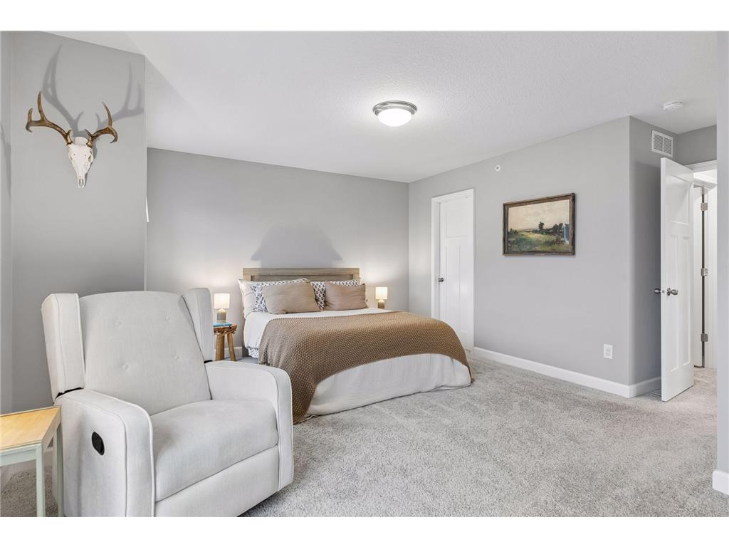 7574 38th Street N Oakdale MN 55128 7061688 image19