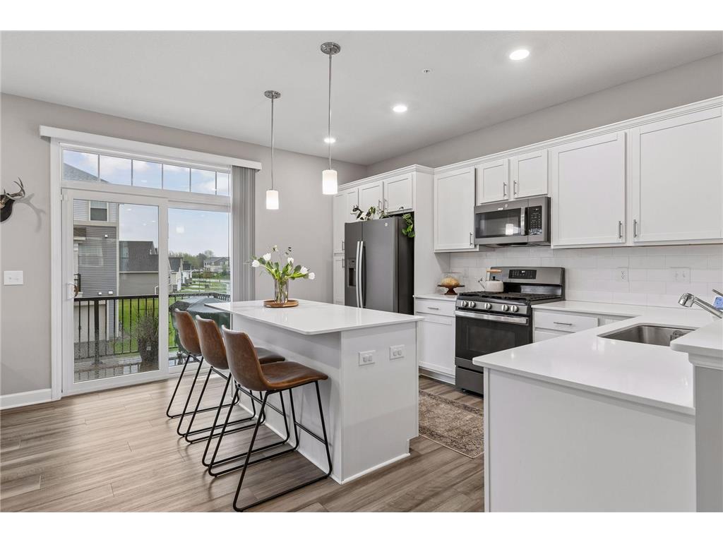 7574 38th Street N Oakdale MN 55128 7061688 image2