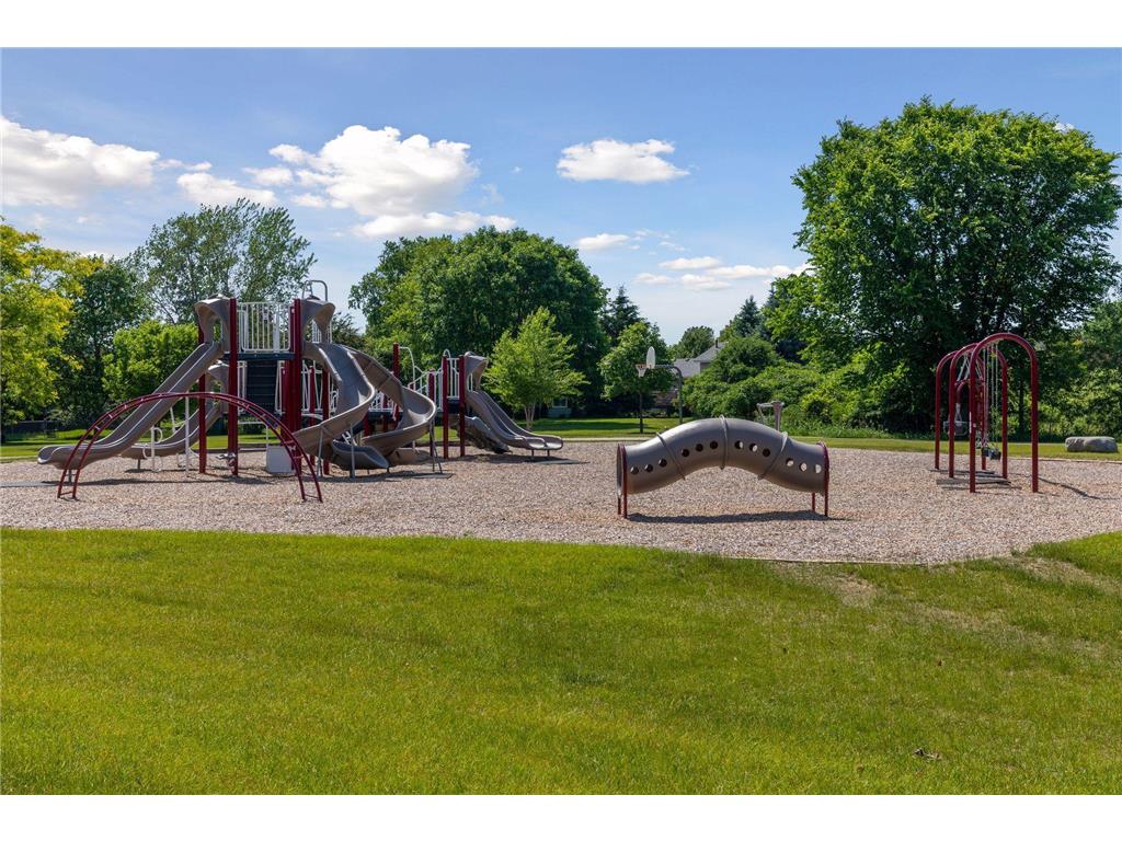 7574 38th Street N Oakdale MN 55128 7061688 image34