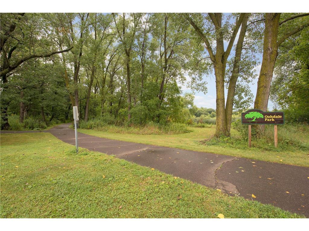 7574 38th Street N Oakdale MN 55128 7061688 image35