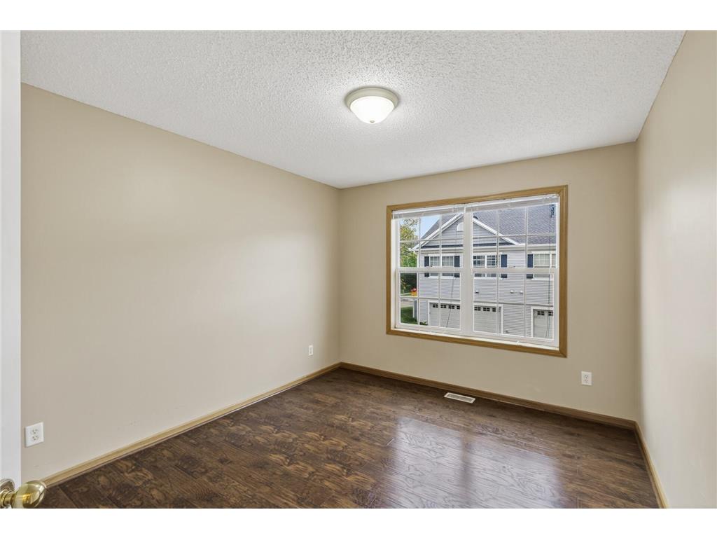 7580 Lower 11th Street N Oakdale MN 55128 6794063 image18