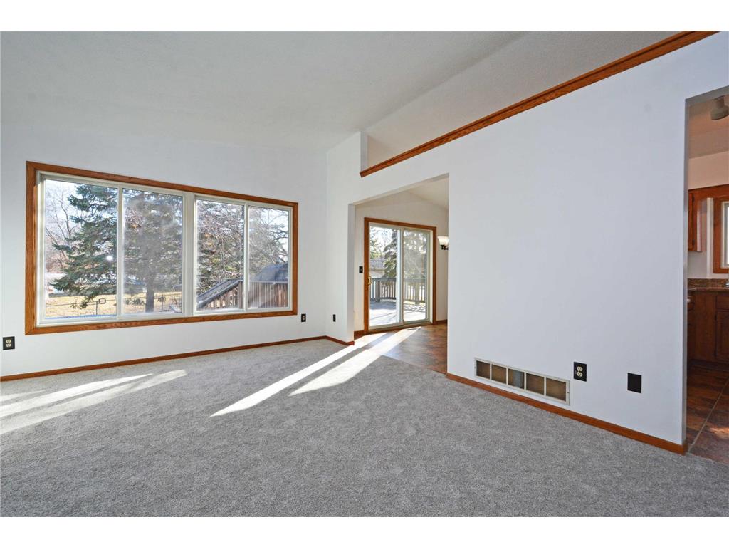 7581 23rd Street N Oakdale MN 55128 7037751 image1