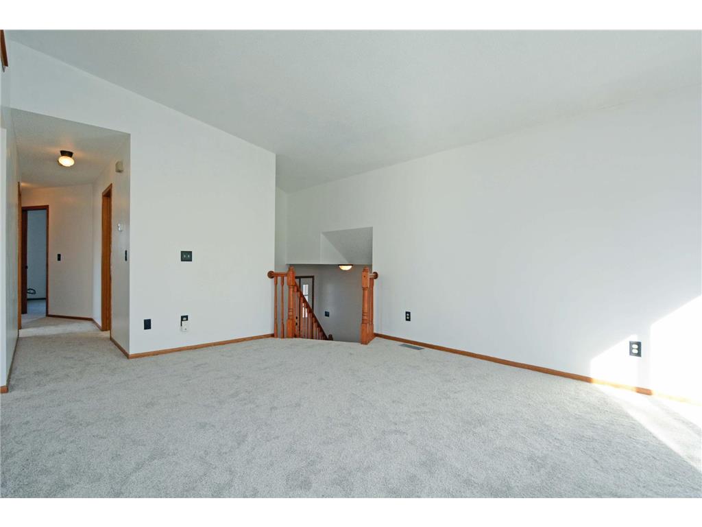 7581 23rd Street N Oakdale MN 55128 7037751 image2