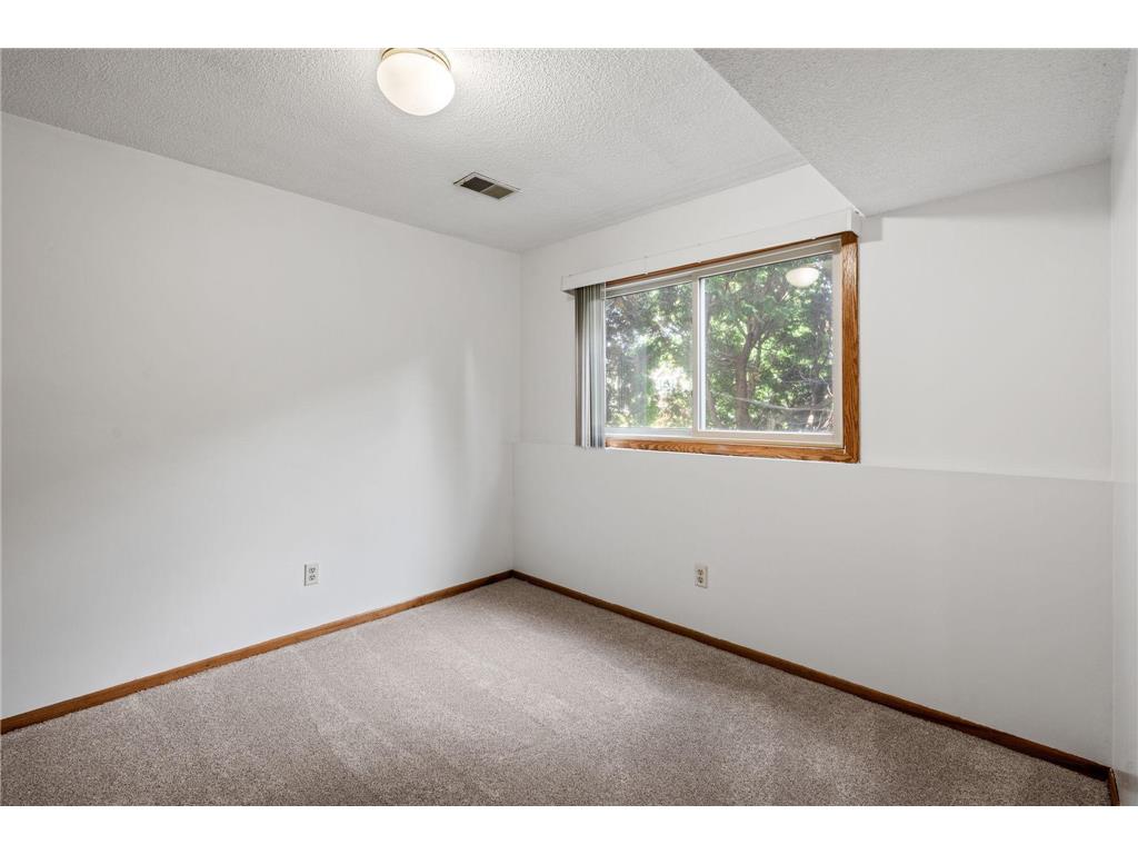 7581 23rd Street N Oakdale MN 55128 7100369 image20