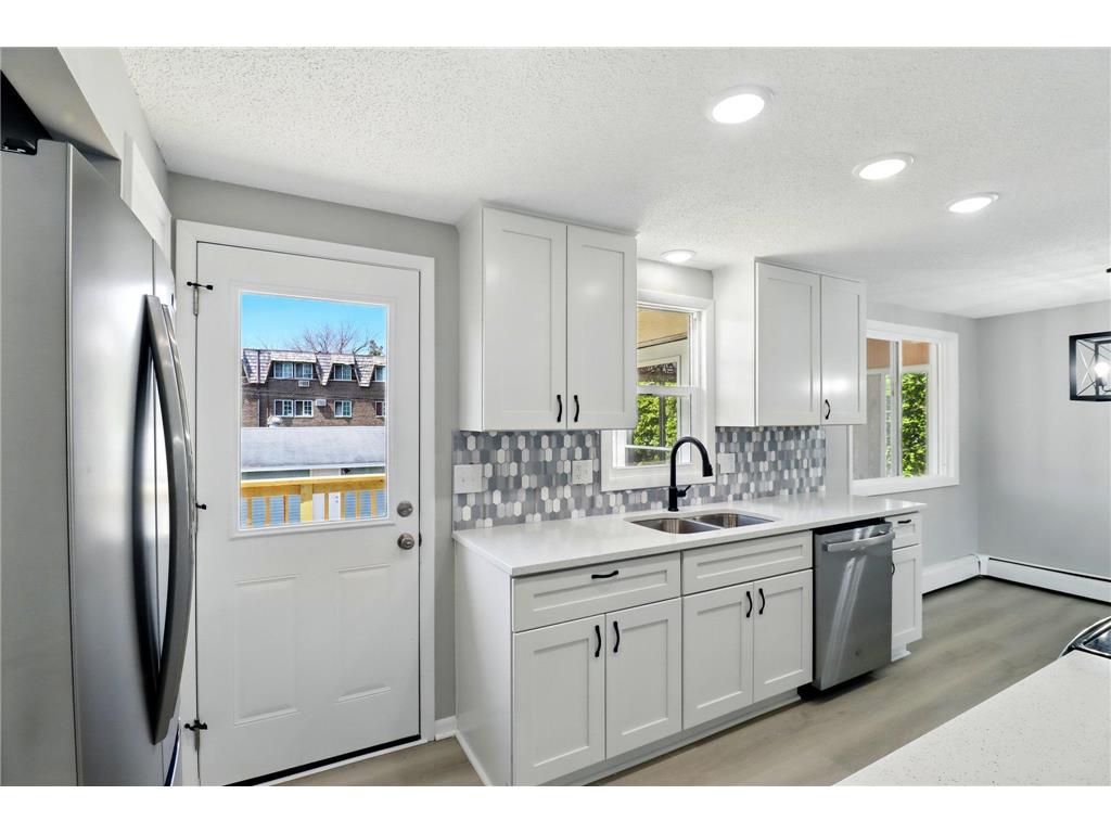 7581 Idaho Avenue N Brooklyn Park MN 55428 6738050 image1