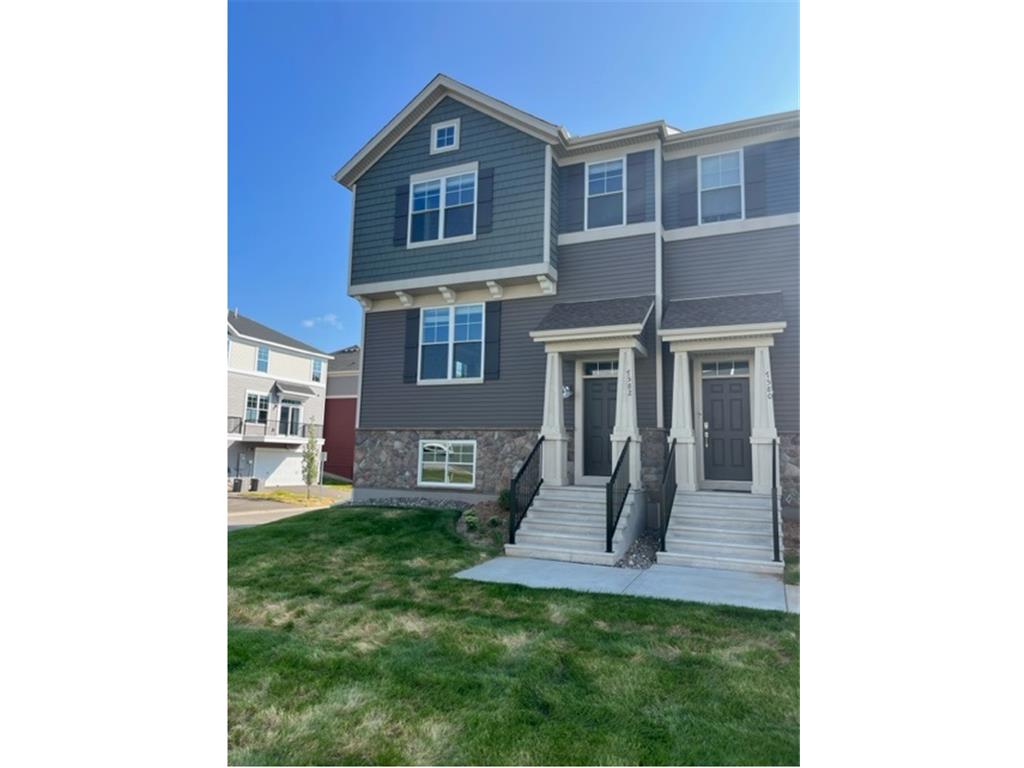 7582 38th Street N Oakdale MN 55128 6425442 image1