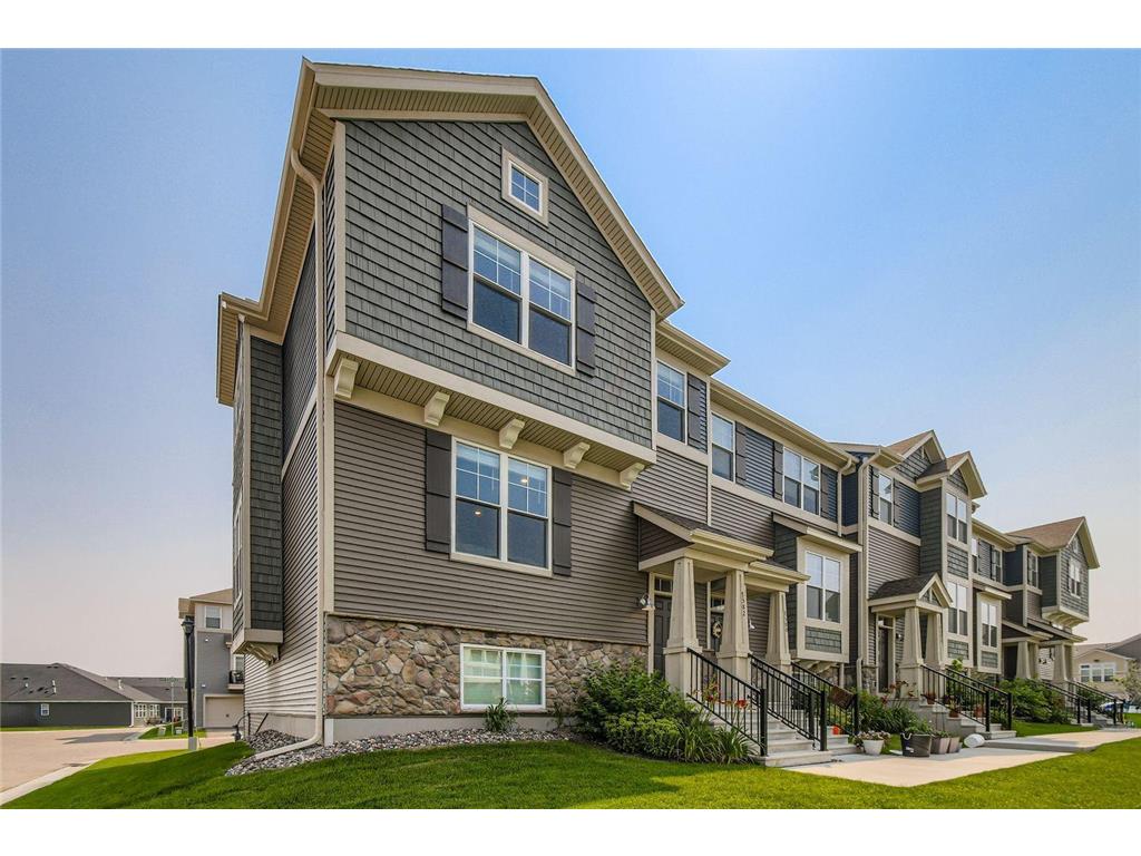 7582 38th Street N Oakdale MN 55128 7097505 image1
