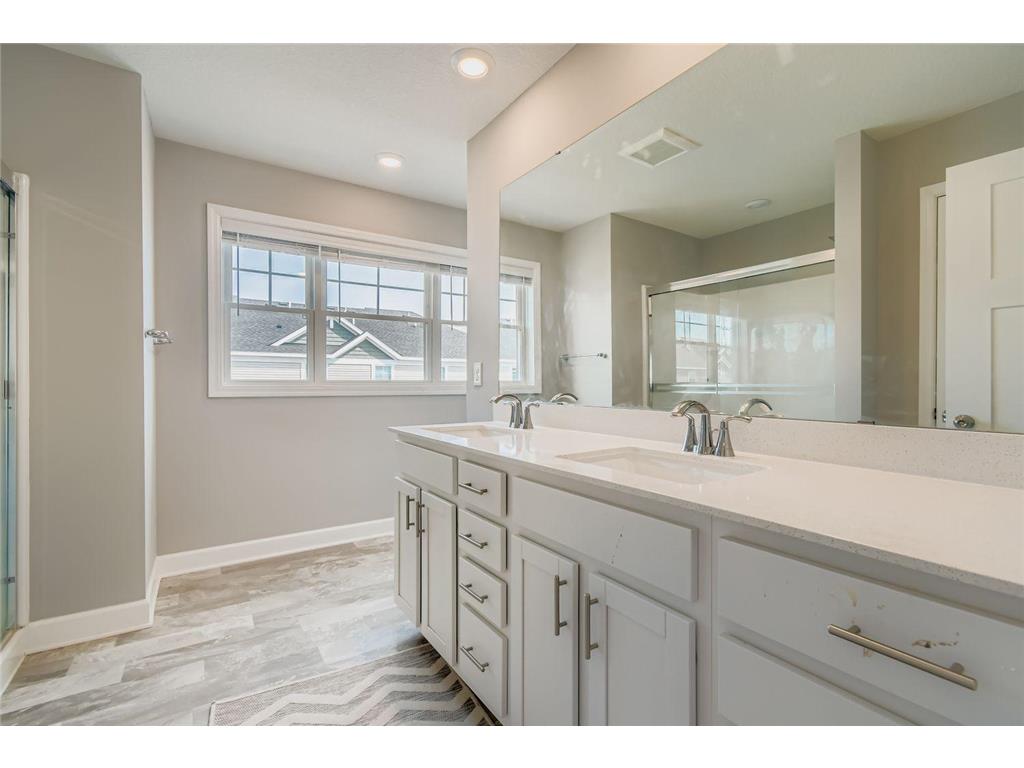 7582 38th Street N Oakdale MN 55128 7097505 image19