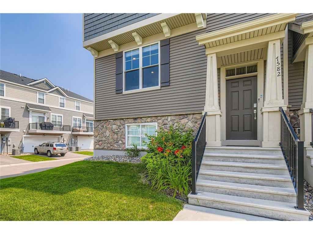 7582 38th Street N Oakdale MN 55128 7097505 image2