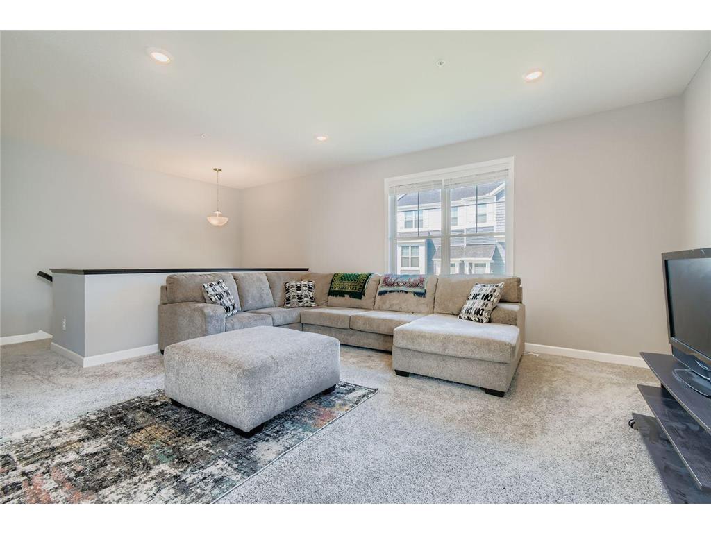 7582 38th Street N Oakdale MN 55128 7097505 image3