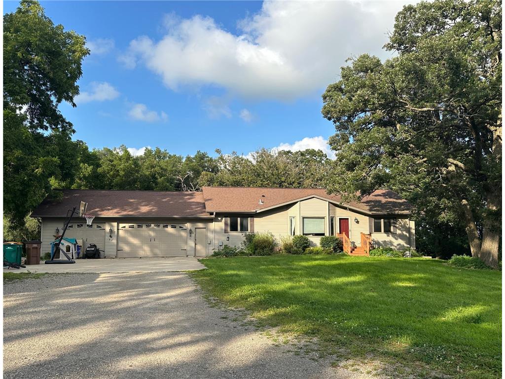 75976 230th Street Albert Lea MN 56007 6767749 image1