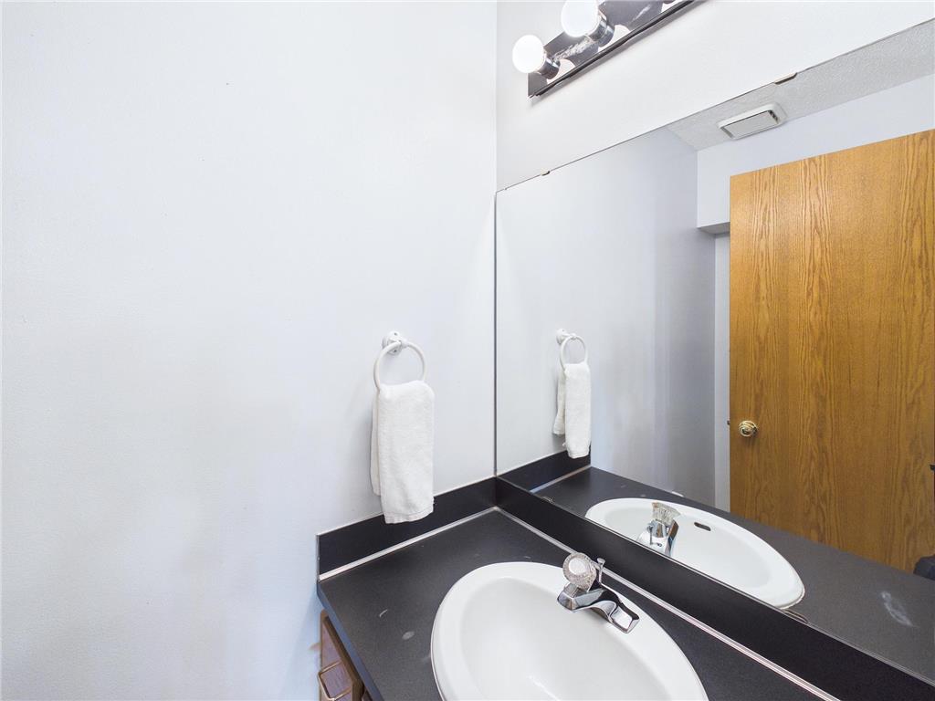 7598 13th Street N Oakdale MN 55128 7057276 image15
