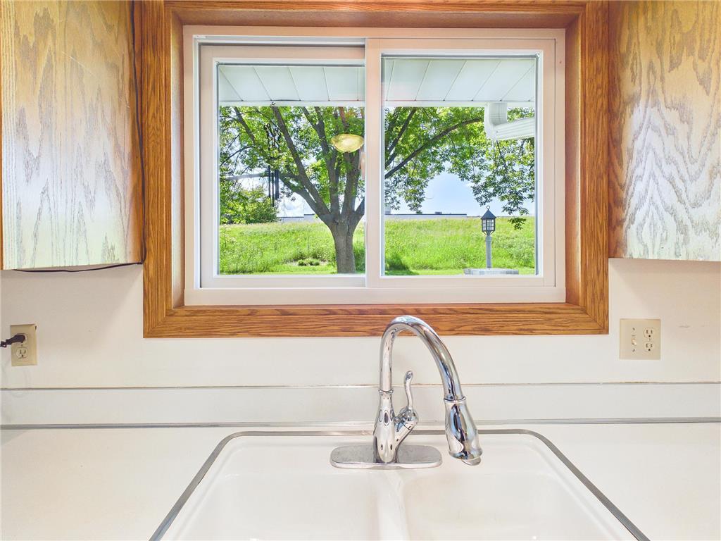7598 13th Street N Oakdale MN 55128 7057276 image5