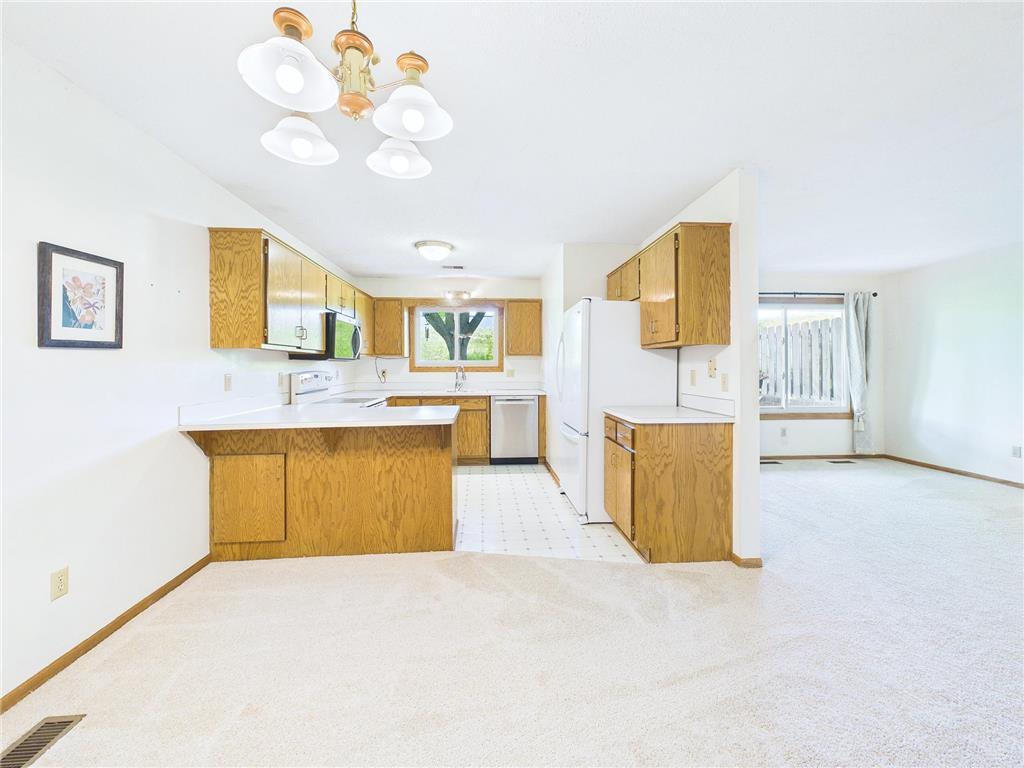 7598 13th Street N Oakdale MN 55128 7057276 image6