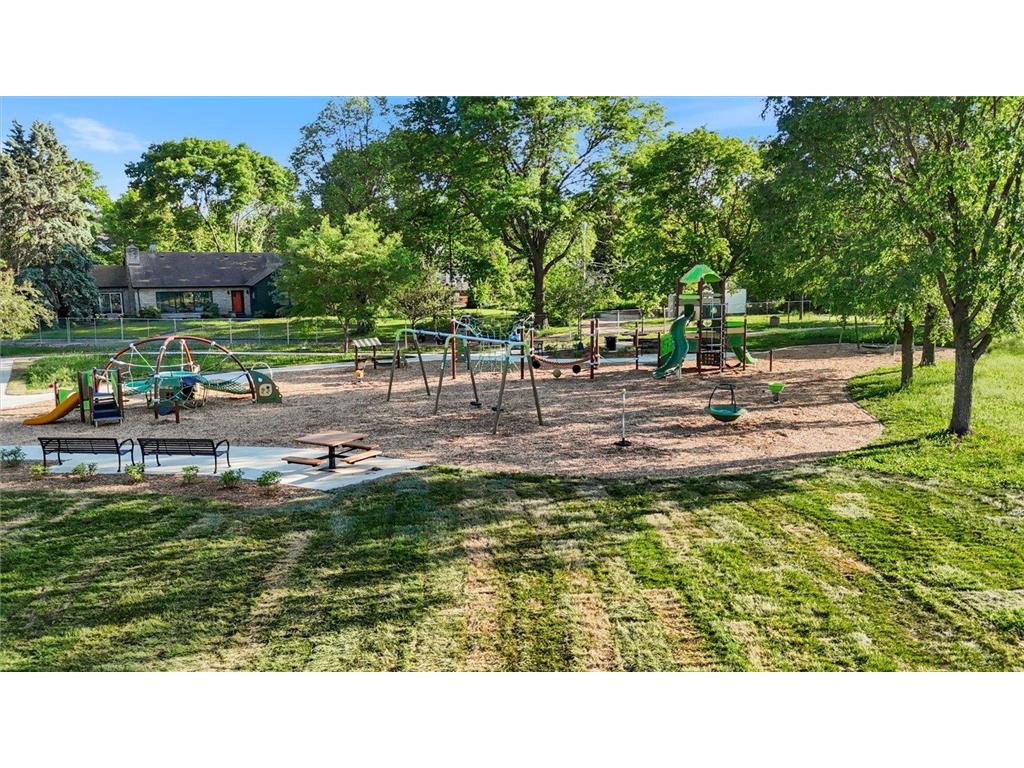76 Prospect Boulevard Saint Paul MN 55107 7082002 image104