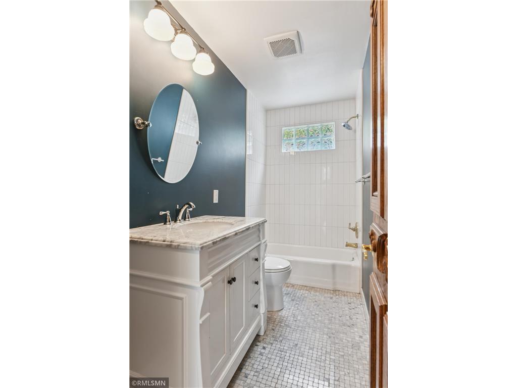 76 Western Avenue N Saint Paul MN 55102 6735729 image18