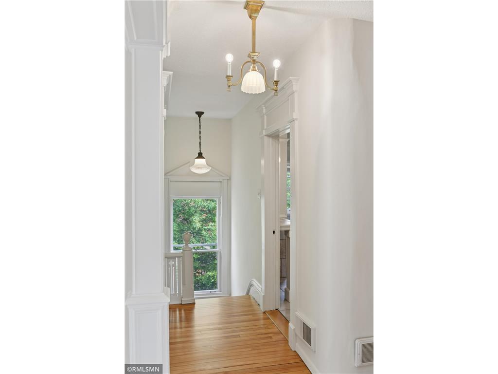 76 Western Avenue N Saint Paul MN 55102 6735729 image24