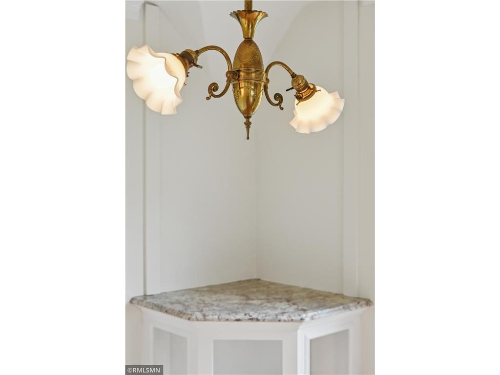 76 Western Avenue N Saint Paul MN 55102 6735729 image32