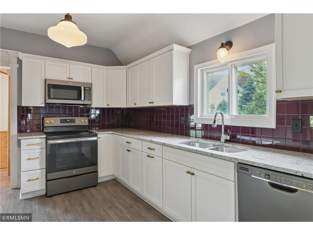 76 Western Avenue N Saint Paul MN 55102 6735729 image34