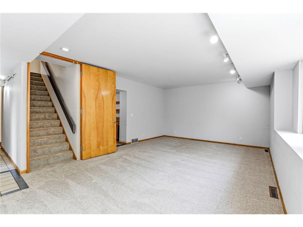 760 1st Avenue NW New Brighton MN 55112 7105660 image22
