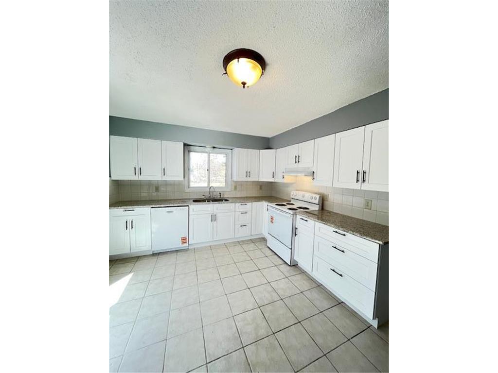 760 Larpenteur Avenue E Saint Paul MN 55117 7061366 image3