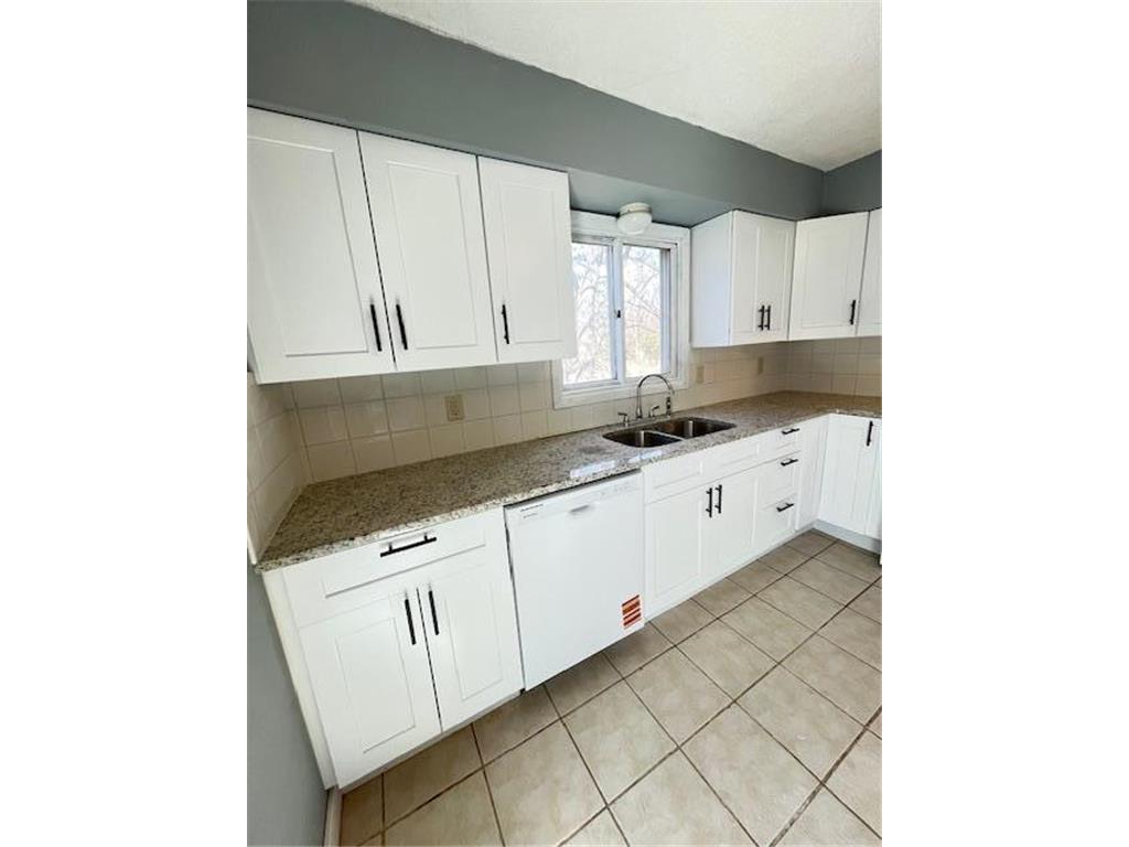 760 Larpenteur Avenue E Saint Paul MN 55117 7061366 image4