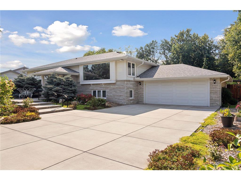 760 Upper Colonial Drive Mendota Heights MN 55118 6632168 image1