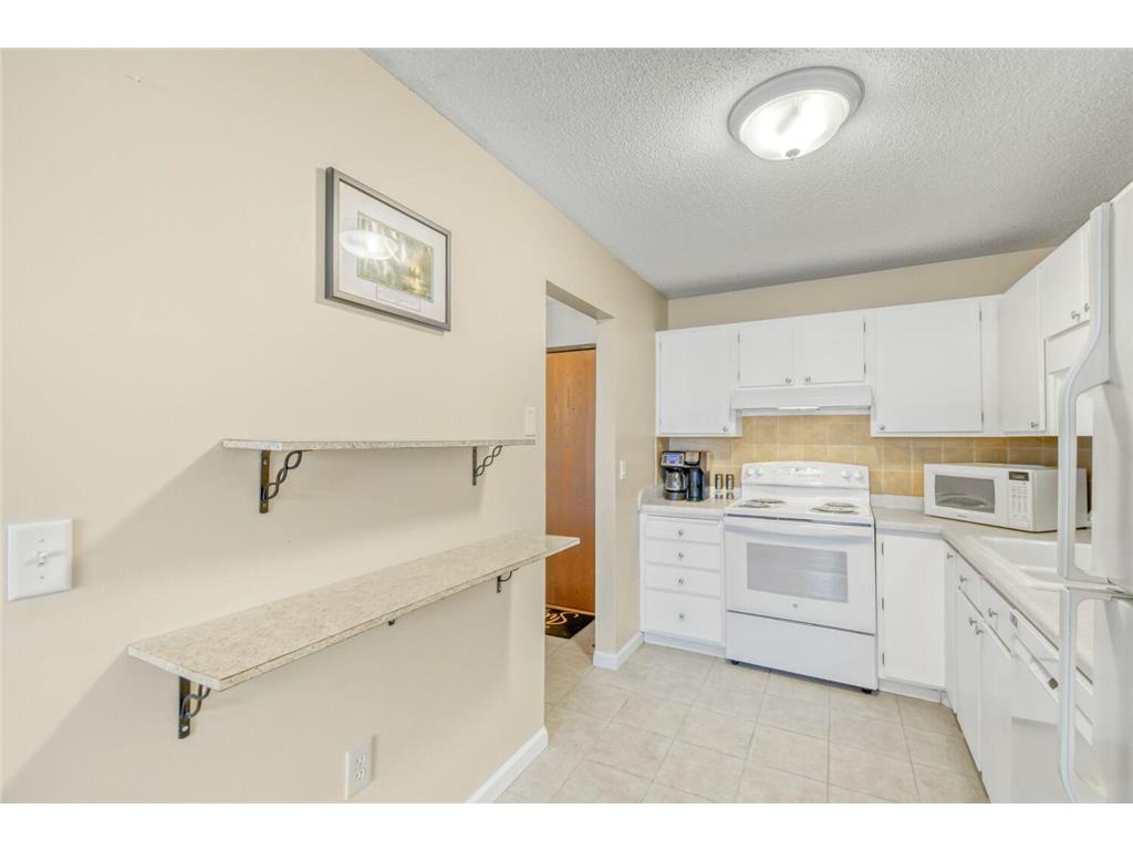 7600 157th Street W #103 Apple Valley MN 55124 7022489 image4