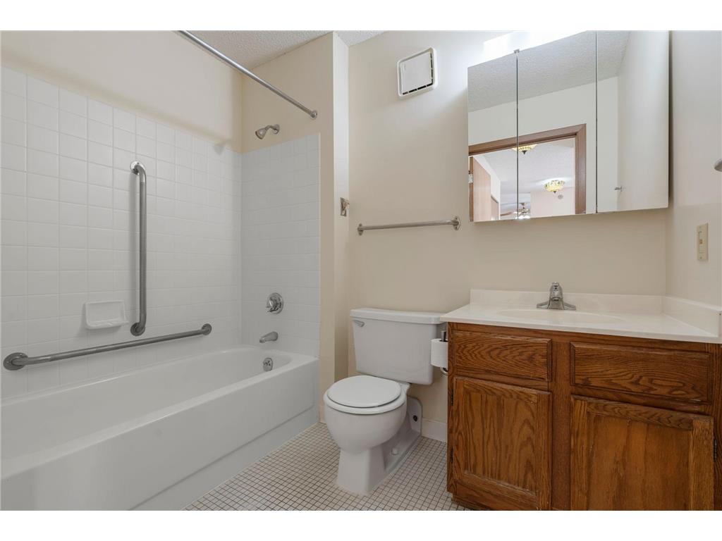 7600 Golden Valley Road #1004 Golden Valley MN 55427 7039017 image18