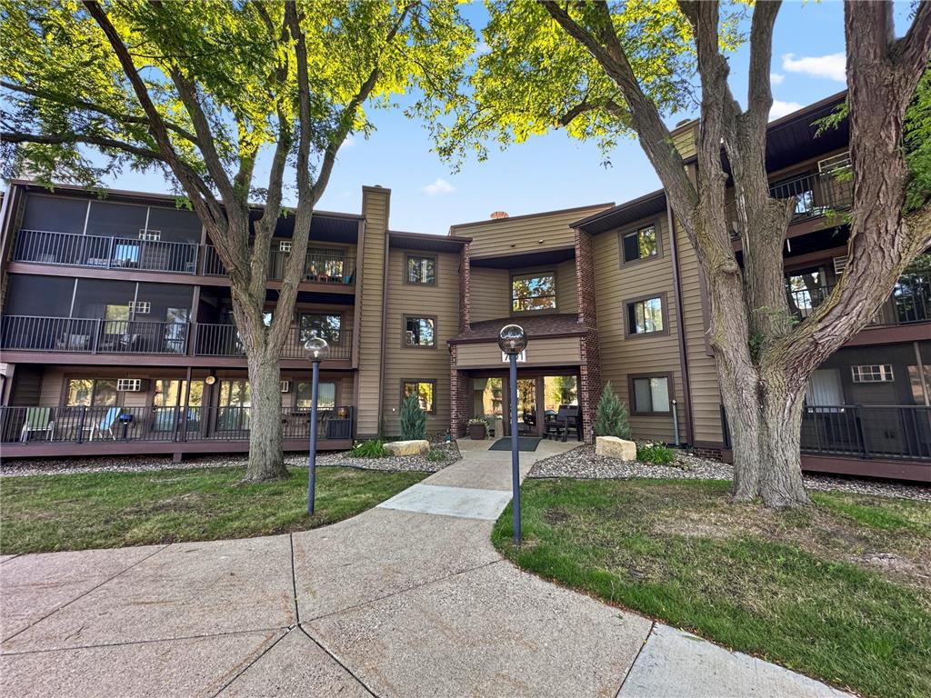 7601 101st Street 200, Bloomington, MN, 55438 MLS 7672955 Edina