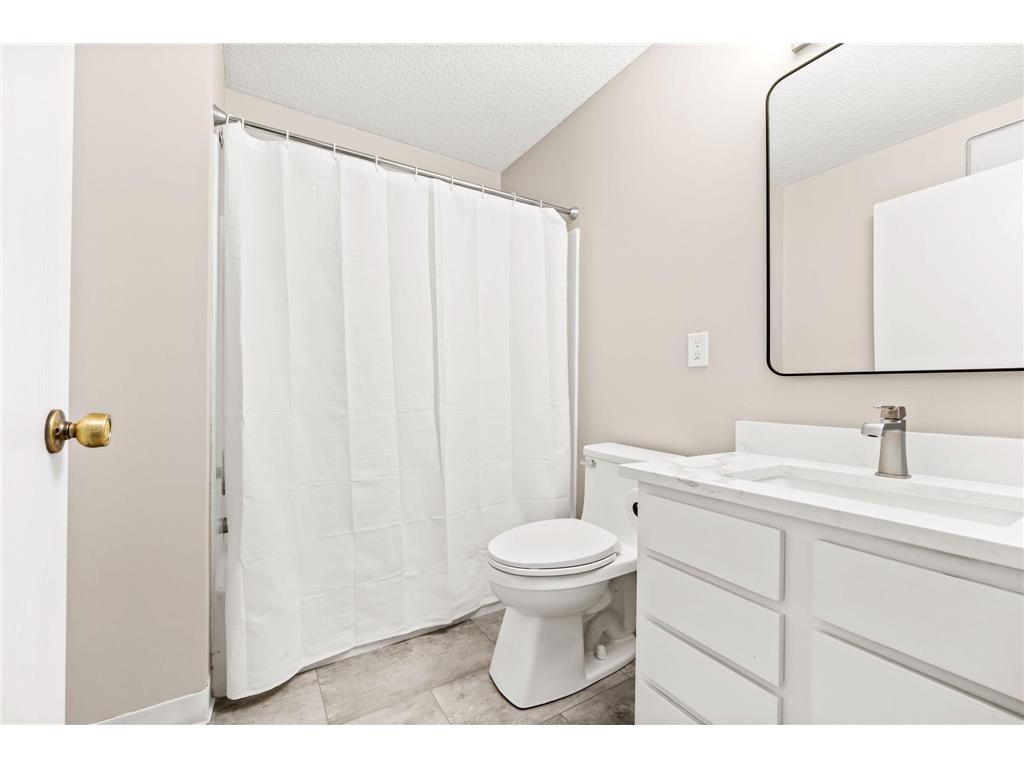 7601 W 101st Street #215 Bloomington MN 55438 7040960 image11