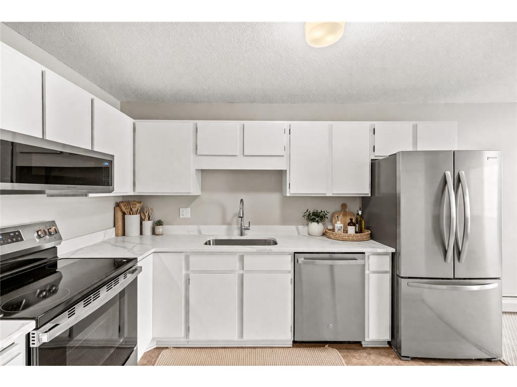 7601 W 101st Street #215 Bloomington MN 55438 7040960 image2