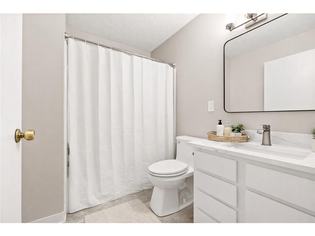7601 W 101st Street #215 Bloomington MN 55438 7040960 image4