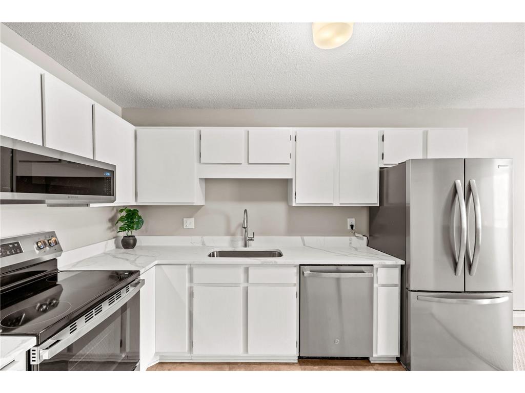 7601 W 101st Street #215 Bloomington MN 55438 7040960 image8