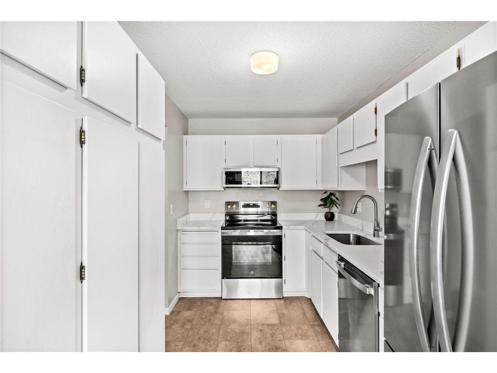 7601 W 101st Street #215 Bloomington MN 55438 7040960 image9