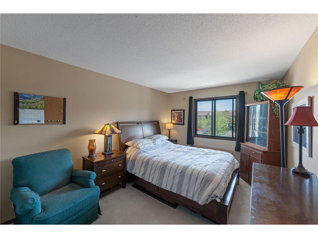 7601 W 101st Street #302 Bloomington MN 55438 7063423 image10