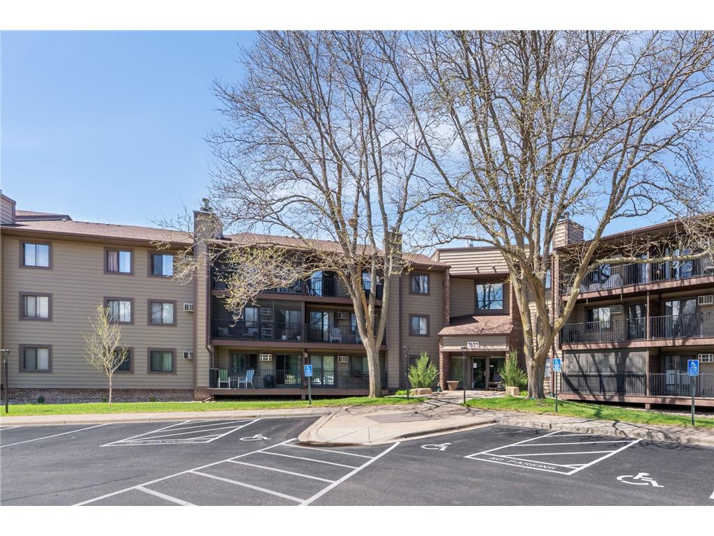 7601 W 101st Street #302 Bloomington MN 55438 7063423 image12
