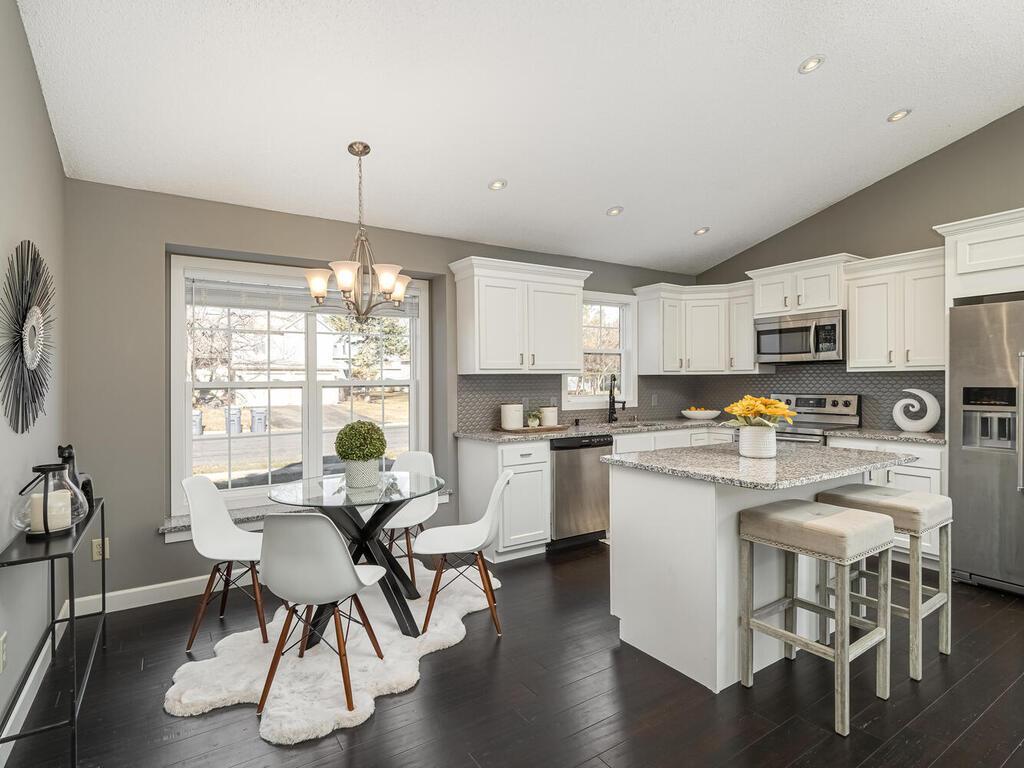 7601 W 111th Street Bloomington MN 55438 6305757 image1