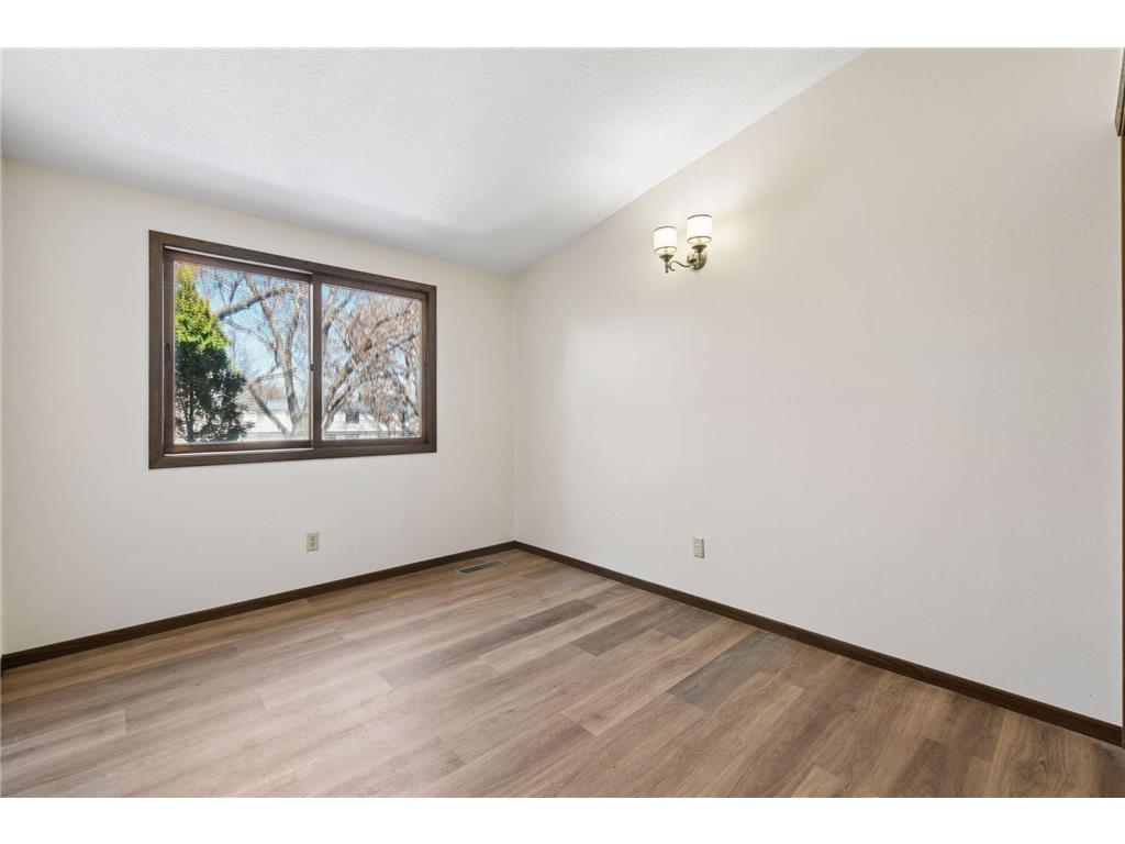 7604 Hampshire Avenue N Brooklyn Park MN 55428 7040169 image18
