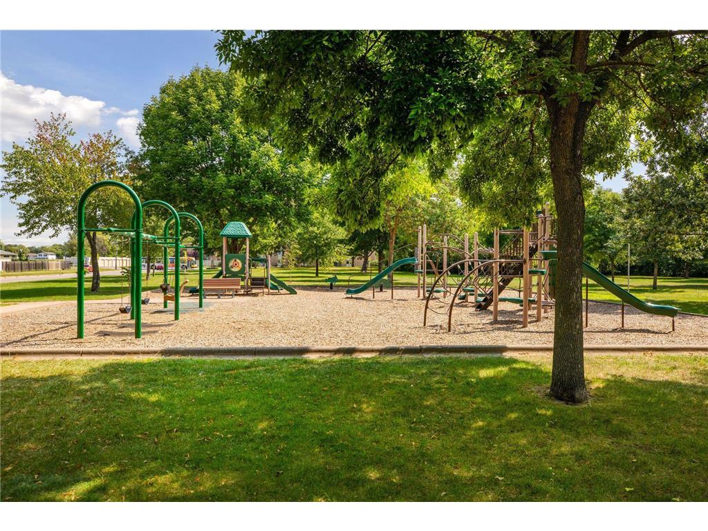 7604 Hampshire Avenue N Brooklyn Park MN 55428 7040169 image28