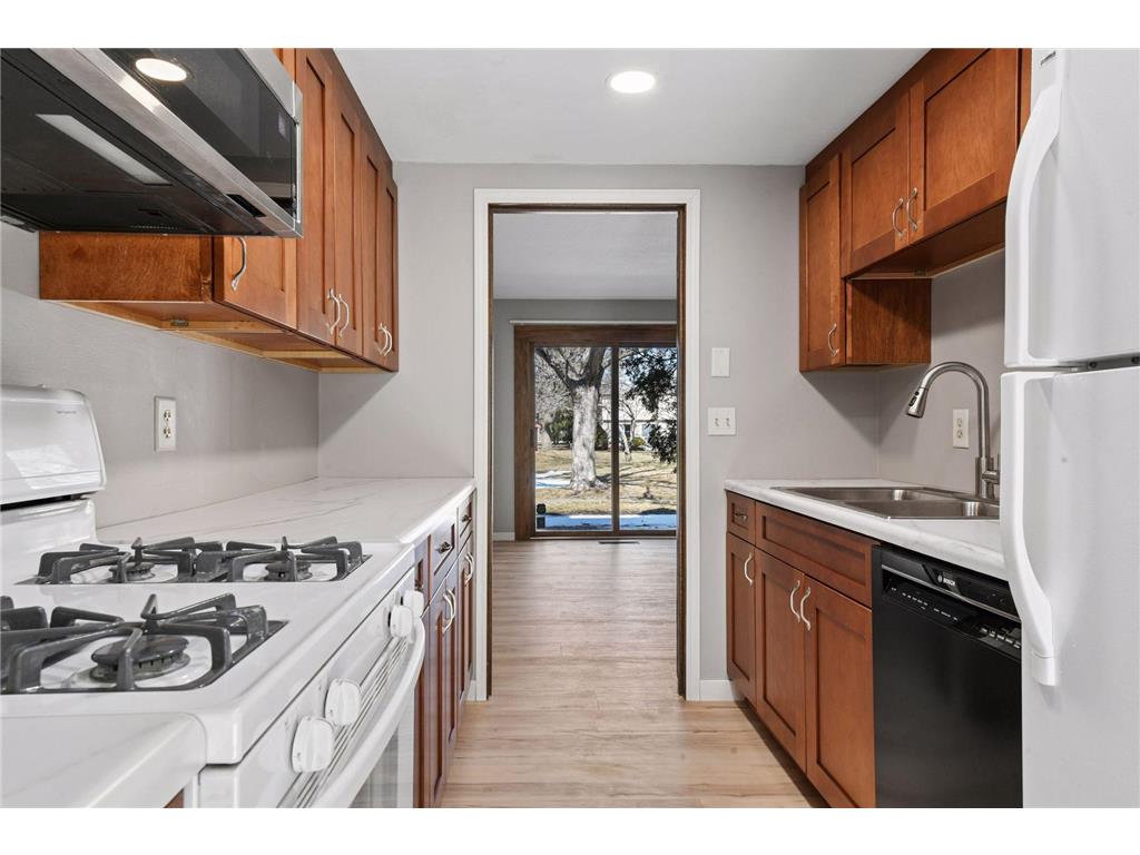 7604 Hampshire Avenue N Brooklyn Park MN 55428 7040169 image7
