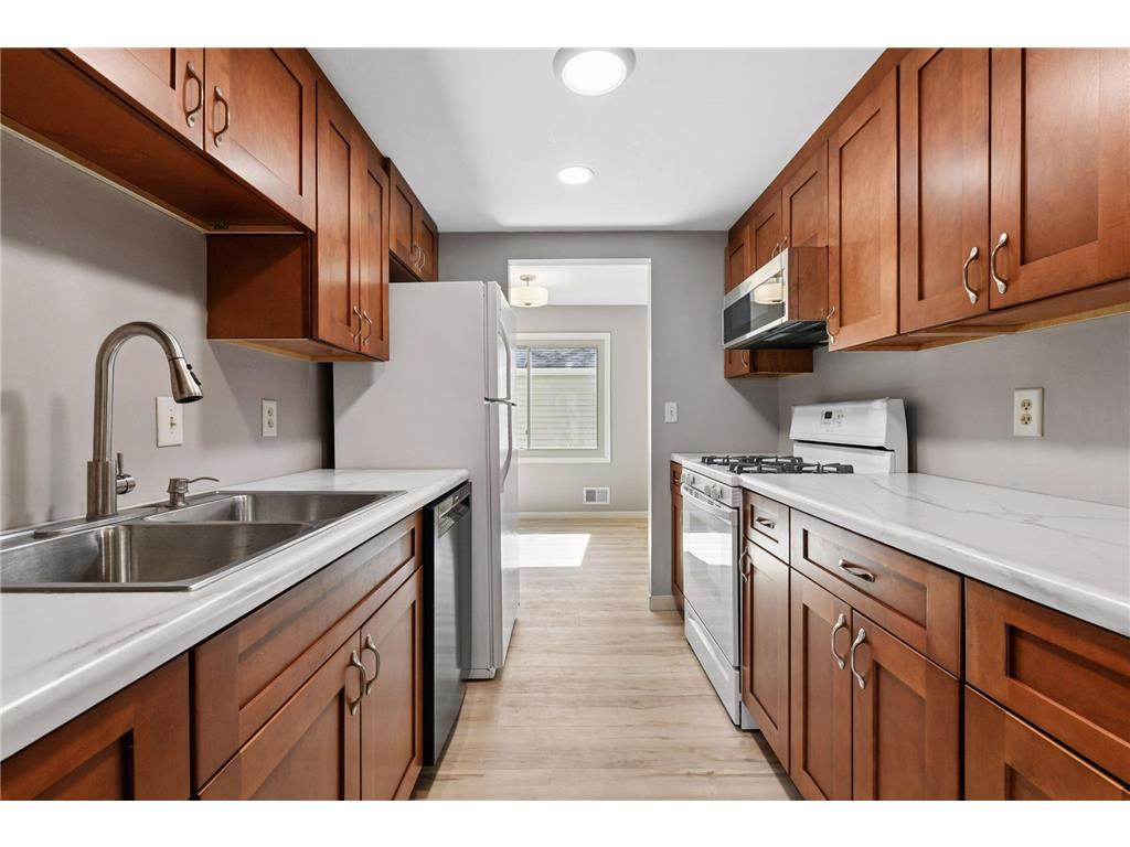 7604 Hampshire Avenue N Brooklyn Park MN 55428 7040169 image8