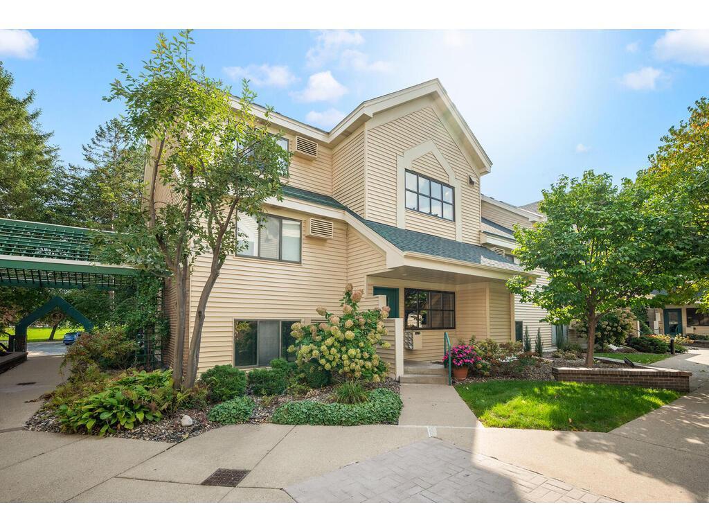 7605 Edinborough Way 6120, Edina, MN, 55435 MLS 6442750 Edina Realty