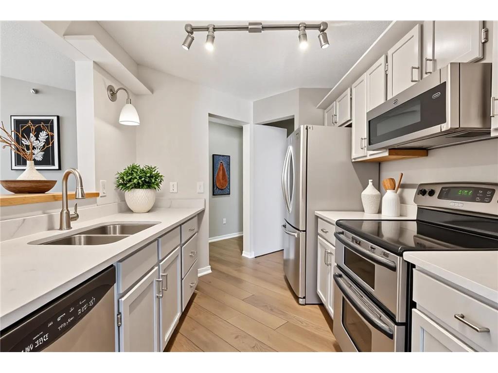 7605 Edinborough Way #6215 Edina MN 55435 7018633 image3