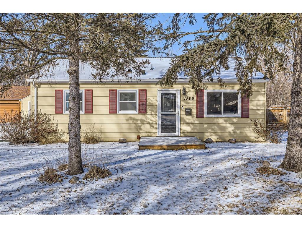 7608 59th Place N Crystal MN 55428 6658390 image1